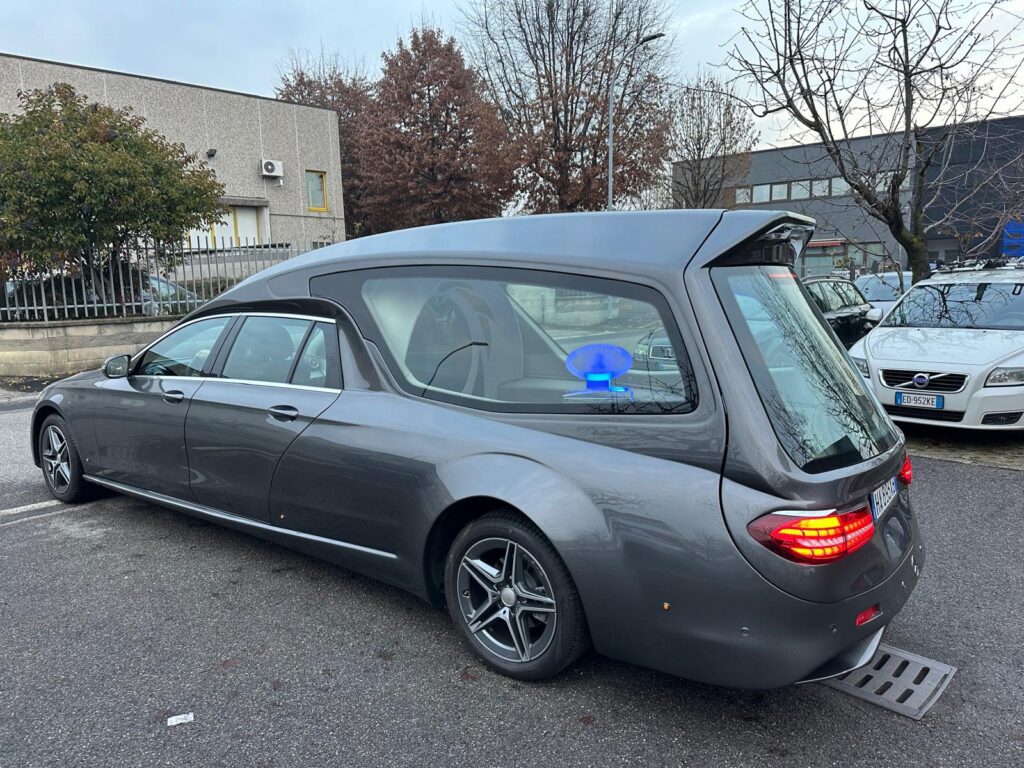 Veicolo Funebre